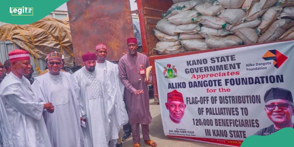 Dangote flagged off the distribution of rice to the less privileged in Kano state