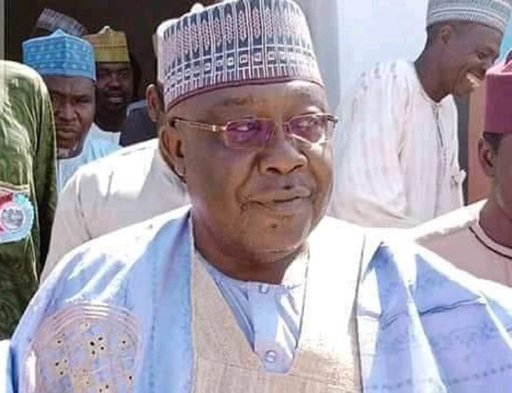 Babban mai mukami a Zamfara ya fadi ya mutu a wurin bikin diyar Sanata Yarima (Hotuna)