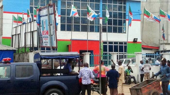 Jam'iyyar APC Za Ta Titsiye Sanata Da Wani Dan Majalisar Wakilai Daga Jihar Gombe Bisa Zargin Cin Dunduniyar Jam'iyya