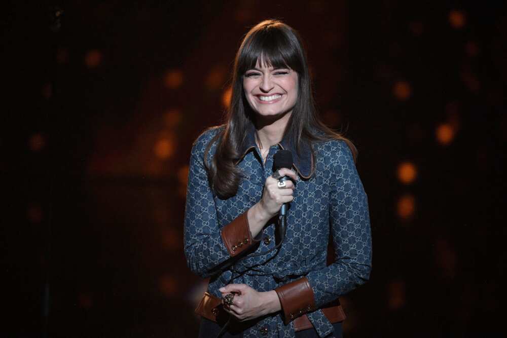 Biographie de Clara Luciani: origines, taille, albums, photos Biographie de Clara Luciani: origines, taille, albums, photos