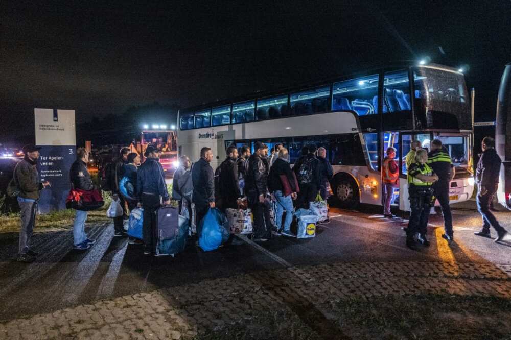 The Dutch government says   hundreds of asylum-seekers have been were bussed from the overcrowded and crisis-hit Ter Apel migrant centre