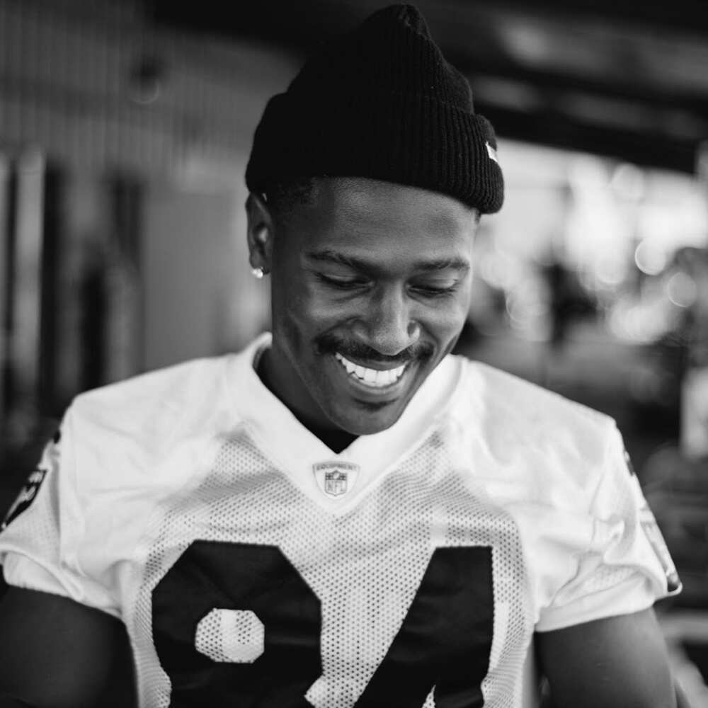 Antonio Brown Biography, Age, Height, NFL Career, Stats, Net Worth