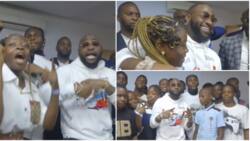 "Pure love": Moment excited kids screamed after seeing Davido trends, they perform Unavailable with OBO