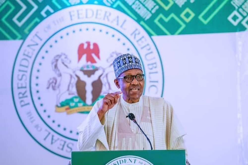 Buhari ya bukaci taimakon 'yan majalisa wurin tsamo mutum 10m daga talauci Buhari ya bukaci taimakon 'yan majalisa wurin tsamo mutum 10m daga talauci