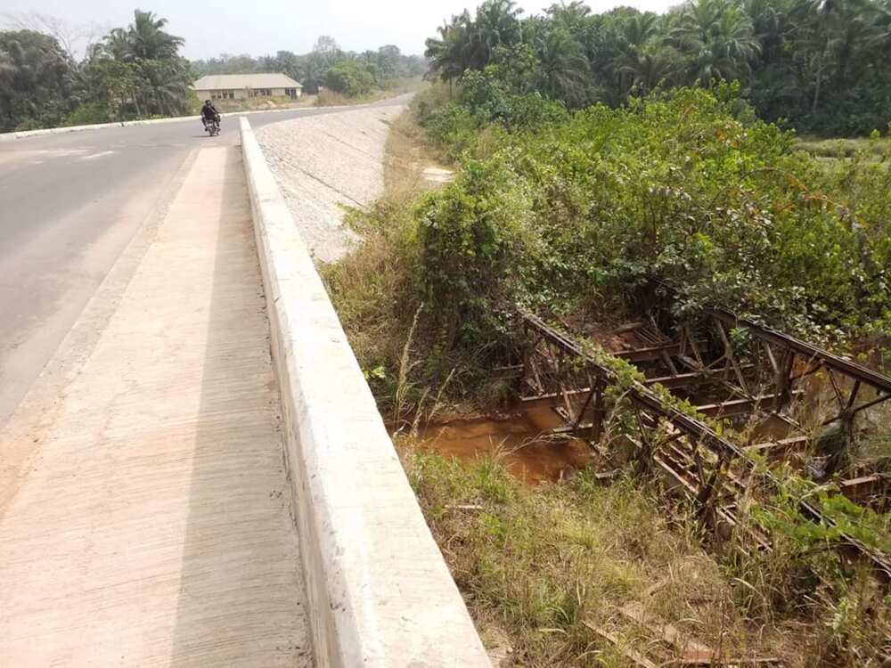 Gov Ugwuanyi completes 49km Udemu Ring road in Enugu state