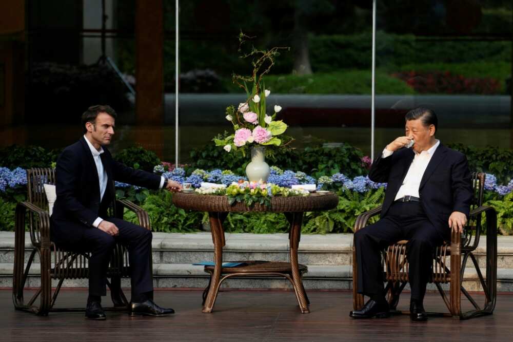 Chinese President Xi Jinping (R) and French President Emmanuel Macron met successful  China successful  April 2023