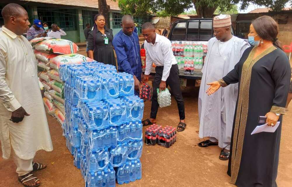 EidelKabir: Gov Ugwuanyi Presents Sallah Gifts to Muslims in Enugu