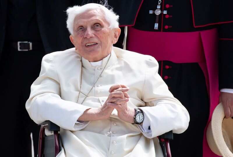 Fears grow over ex-pope Benedicts health after visiting dying brother