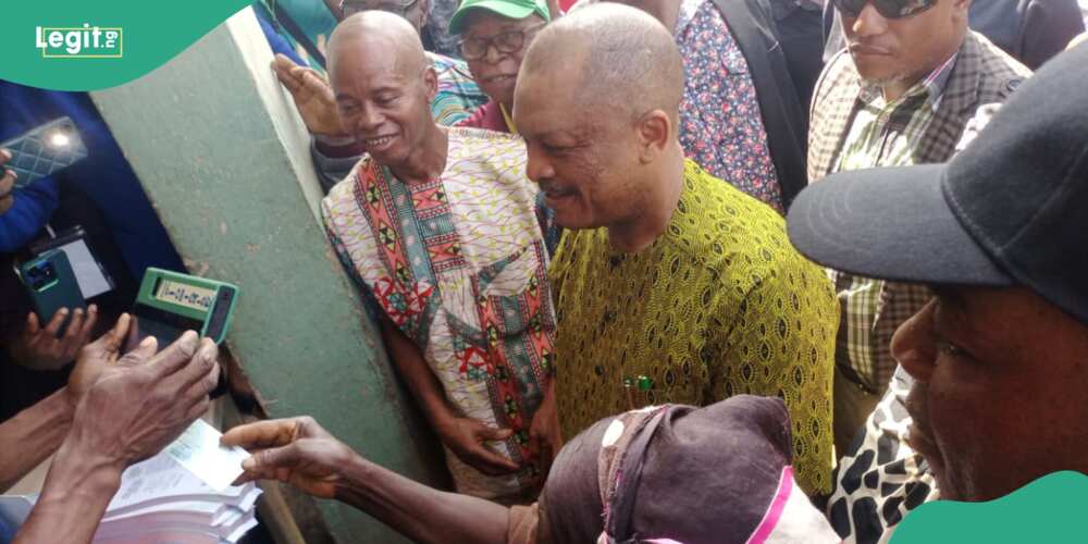 PDP's Samuel Anyanwu casts vote in Imo guber election