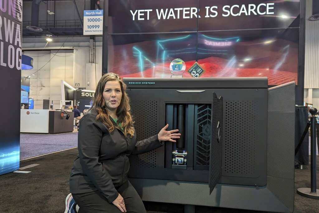 Green tech pumps water from air at CES