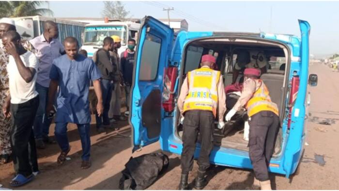 7 burnt to death, 18 injured in Lagos-Ibadan expressway crash