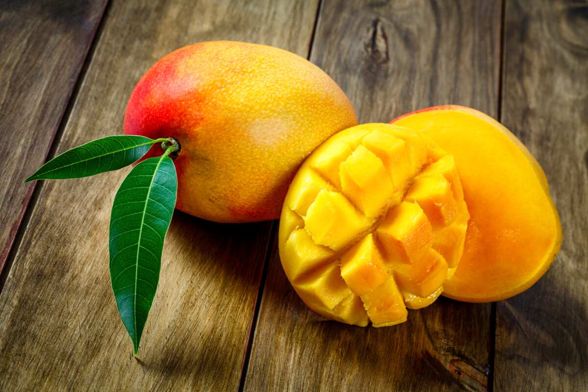 8-benefits-of-eating-mango-at-night-explained-list-of-vitamins