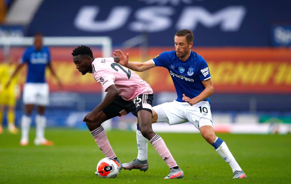 Wilfred Ndidi: Rodgers defends Nigerian star, says penalty against Everton was harsh