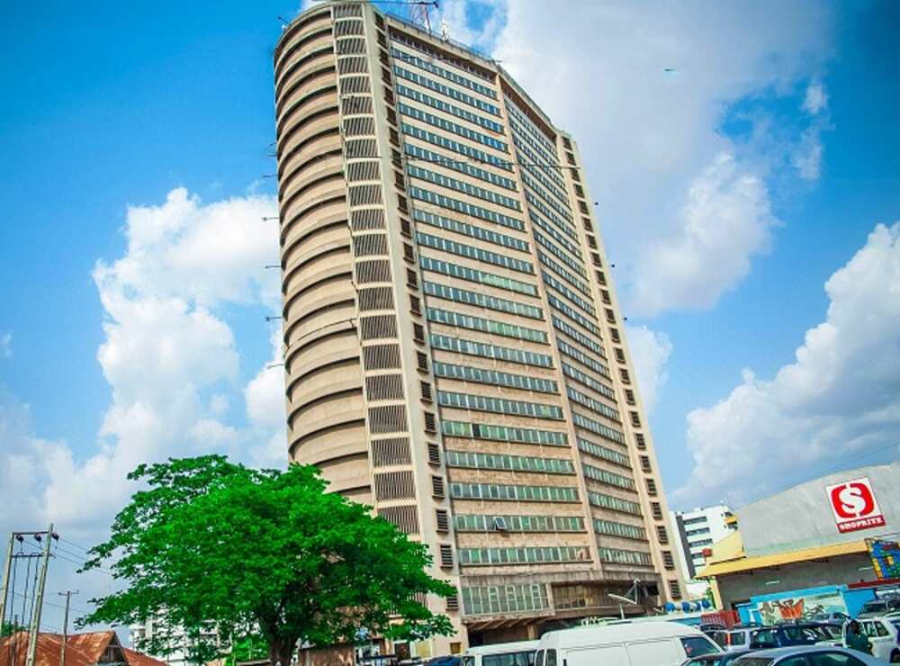 Cocoa House's elevator kills 1 in Ibadan, injures 3 - Legit.ng