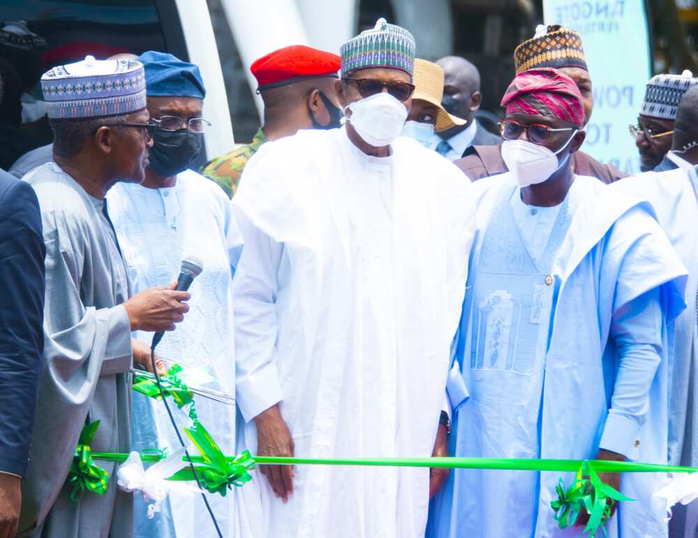 Dangote da Buhari a Lagos Dangote da Buhari a Lagos