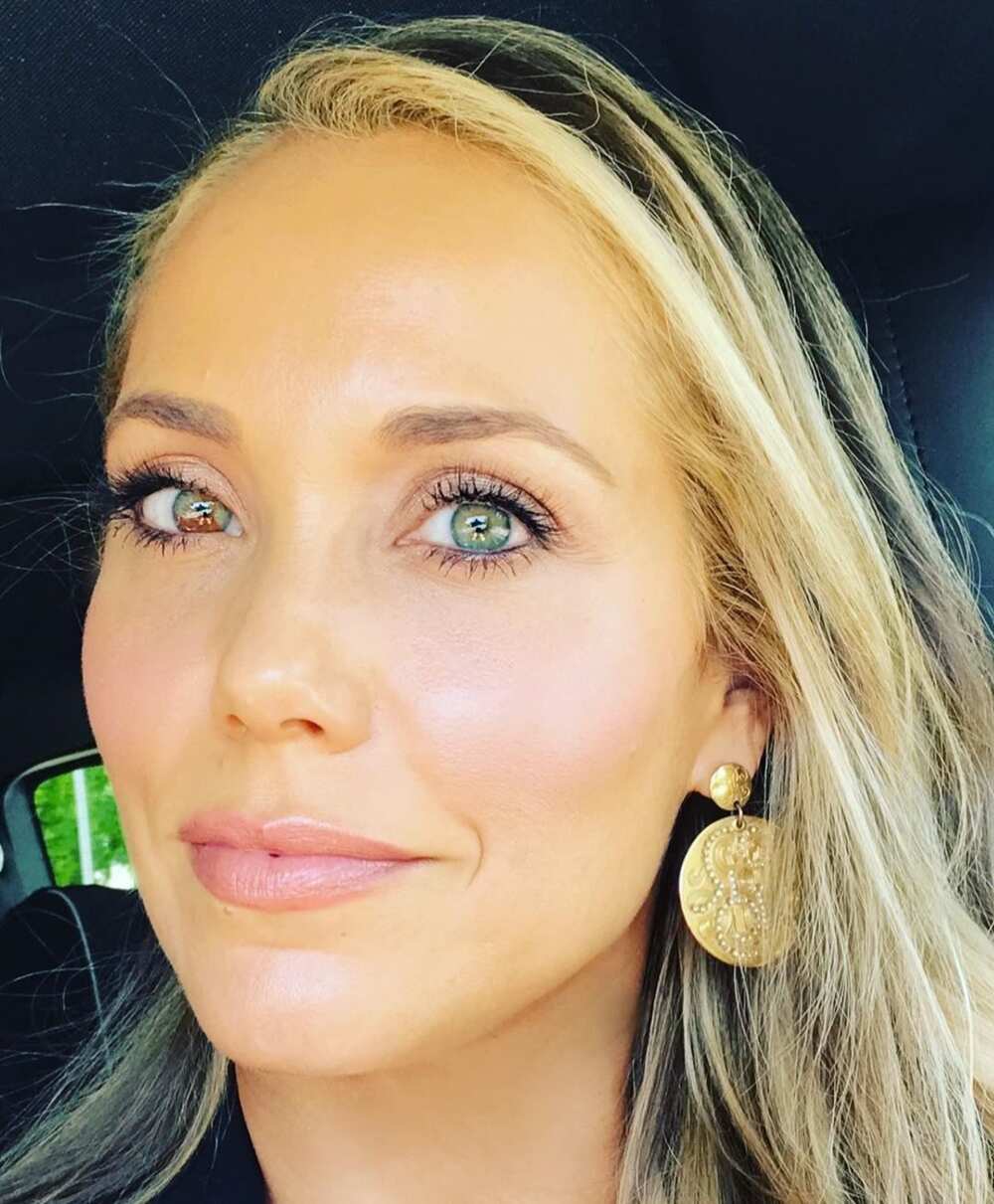 Elizabeth Berkley bio: age, height, net worth, husband, movies - Legit