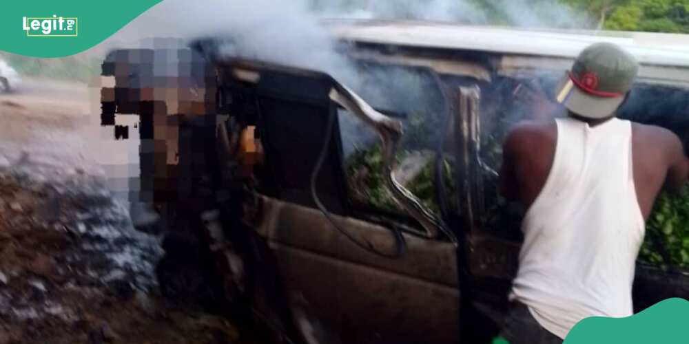 Image of the burned vehicle