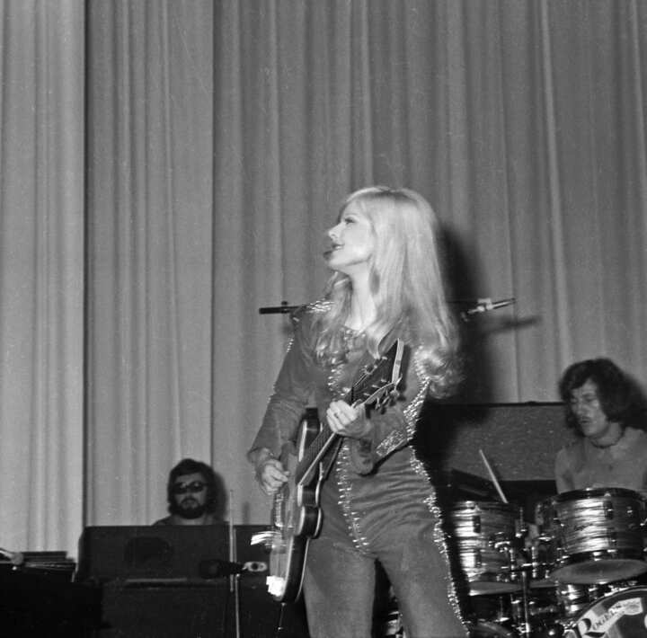 Les groupes de rock français des années 70 le top des chanteurs et musiciens Legit.ng