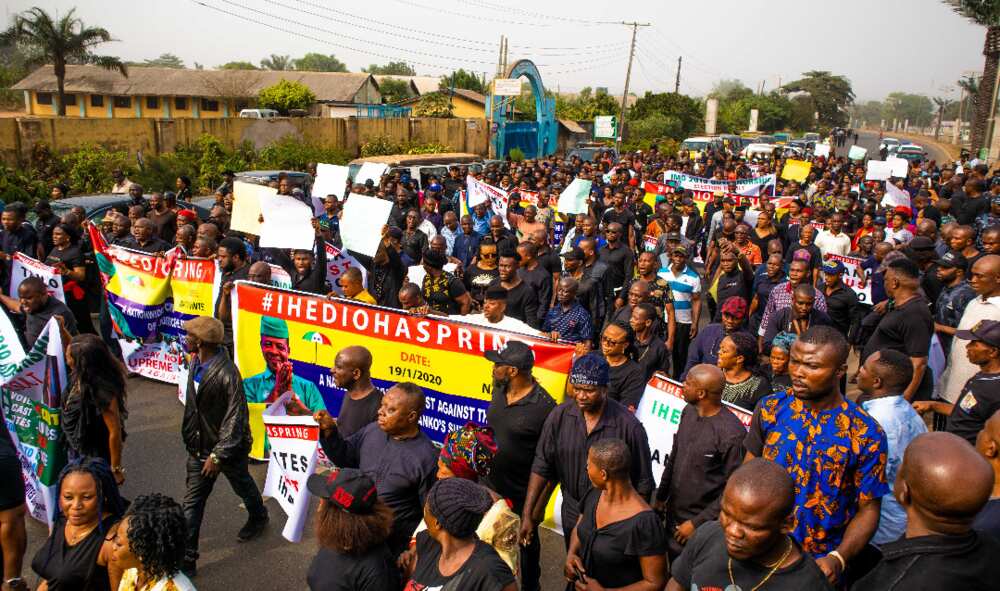 Kwace kujerar Gwamnan Imo: Masoya Ihedioha sun gudanar da zanga mai sosa zuciya, sun zargi Tanko da kisan Dimokradiyya Kwace kujerar Gwamnan Imo: Masoya Ihedioha sun gudanar da zanga mai sosa zuciya, sun zargi Tanko da kisan Dimokradiyya