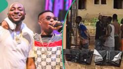 Davido vs Wizkid: More drama as man shares video of Nigerian youths fighting over singers in street