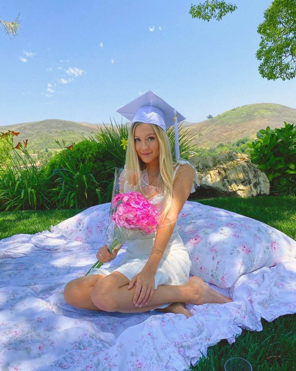 Ava Sambora’s college