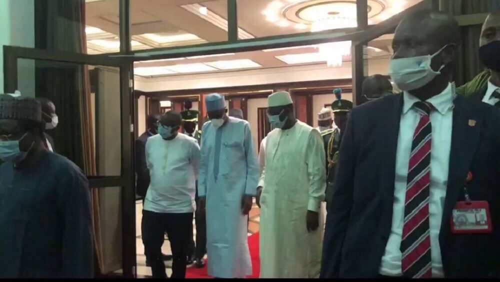 Arziƙi a gidanmu: Buhari ya shirya wa shuwagabannin ƙasashen Senegal da Guinea Bissau liyafa Arziƙi a gidanmu: Buhari ya shirya wa shuwagabannin ƙasashen Senegal da Guinea Bissau liyafa