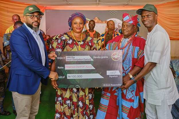 Orijin Pays Courtesy Visit to Ataoja Of Osogbo, Empowers Indigenes with Millions