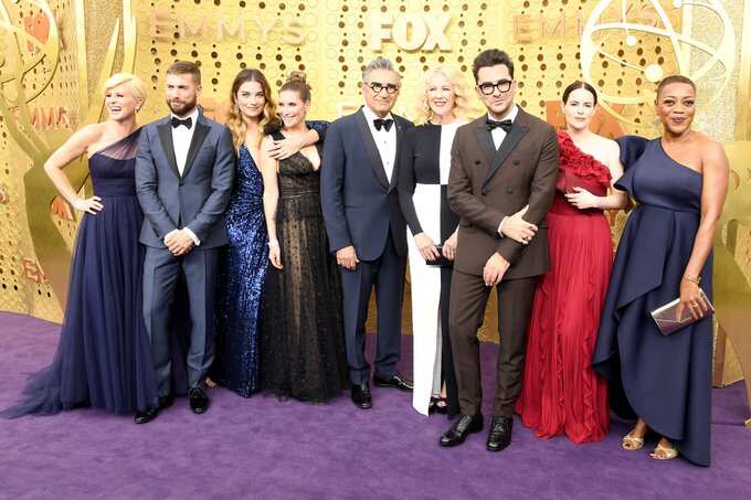 cast schitt's creek