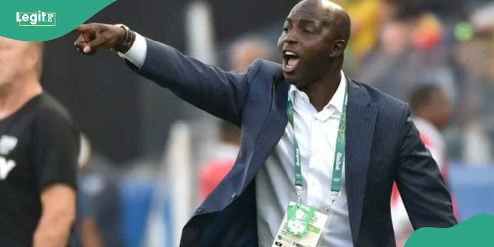 Nigerians throw weight behind Siasia for Super Eagles job