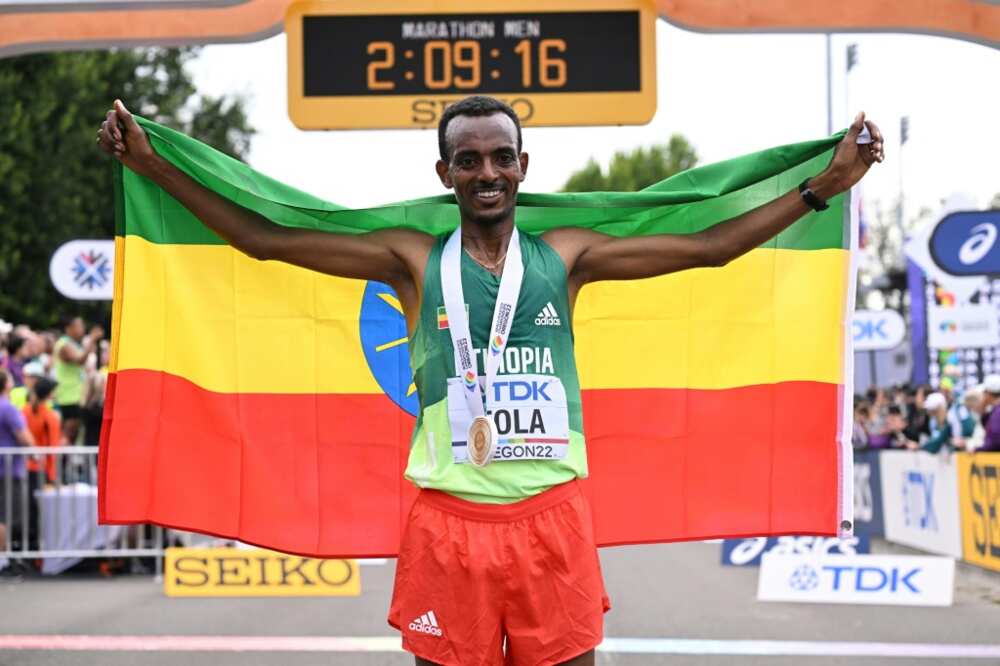 Tamirat Tola Leads Ethiopian 1-2, as Cam Levins Smashes Canadian Record at World  Championships Marathon 