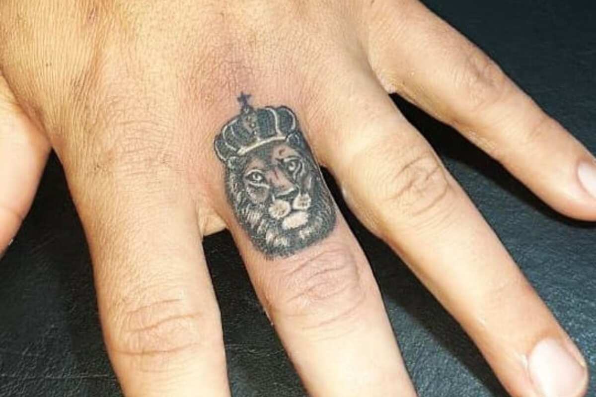 The little inks: Cara Delevingne joins the tiny tattoo trend with her new  lion miniature | London Evening Standard | Evening Standard