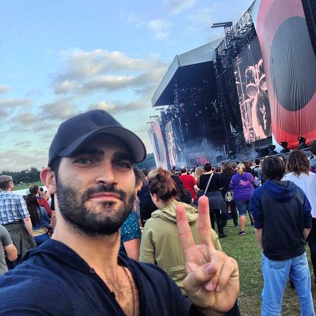 red hummer h2 tyler hoechlin