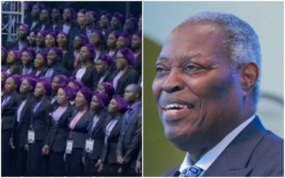 Pastor W.F. Kumuyi of the Deeper Life Bible church cautions female choir members who wore jacket to sing at the alter.