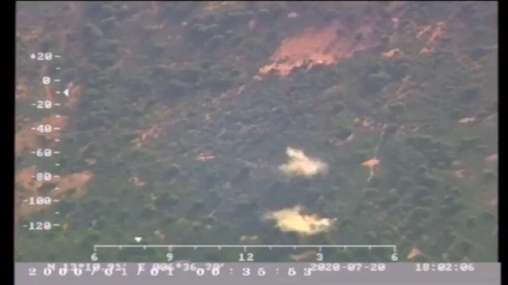 Hotuna da bidiyo: Yadda sojin sama suka ragargaza 'yan bindiga a dajin Kagara Hotuna da bidiyo: Yadda sojin sama suka ragargaza 'yan bindiga a dajin Kagara