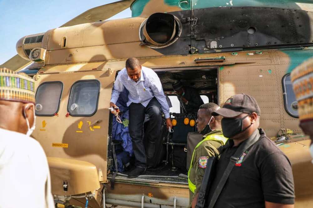 Borno: Zulum ya mika tallafi ga gidaje 10,000, ya kai wa soji ziyara (Hotuna)