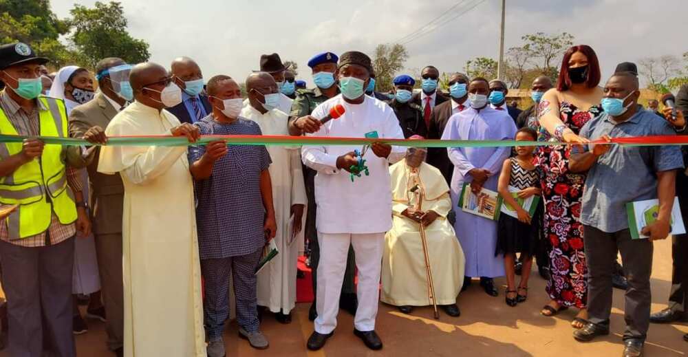 Gov Ugwuanyi inaugurates 12km Ugwuomu Nike-GO Uni Road, amid jubilation