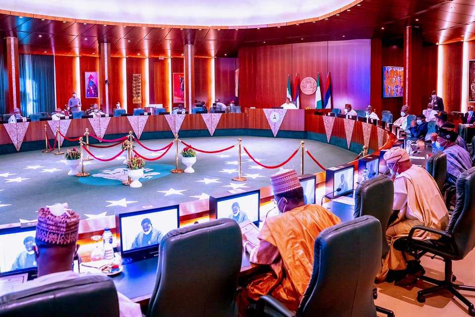 Buhari asks governors to work with local chiefs to tackle insecurity Buhari asks governors to work with local chiefs to tackle insecurity