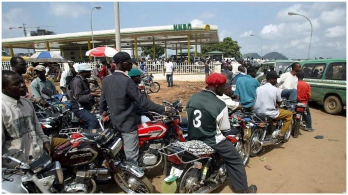 Motorists Groan, Scarcity Persists As Petrol Sells N600 Per Litre In ...