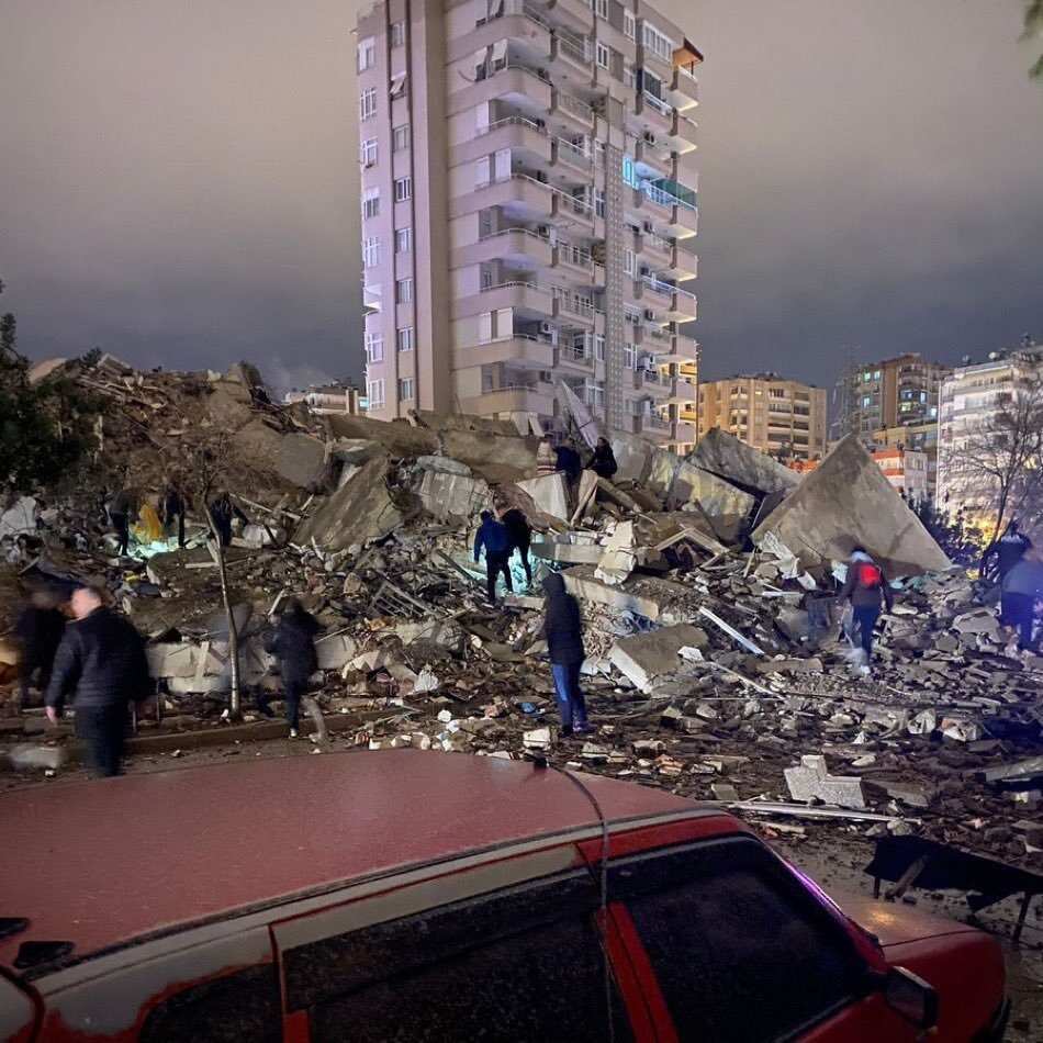 Turkey bleeds over earthquake