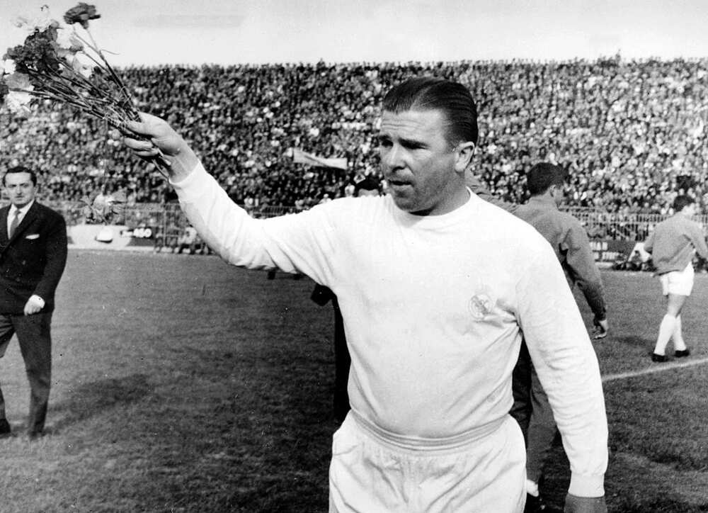 top scorer in football history top scorer in football history