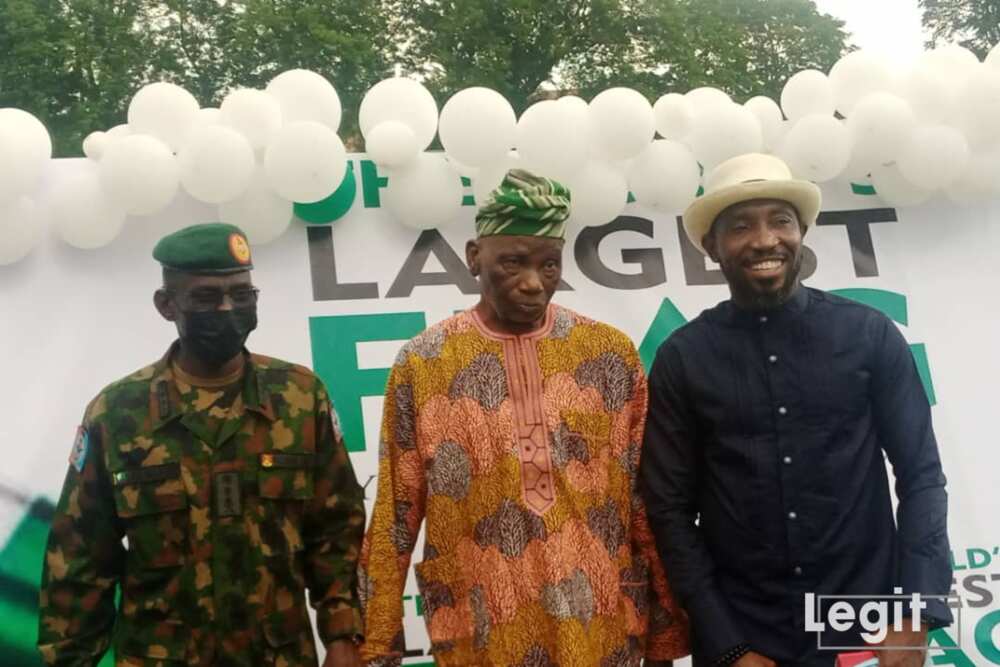 Photos Emerge As World's Largest Flag Unveiled in Ibadan, Pa Akinkunmi,  Others Rejoice ▷ Nigeria news | Legit.ng