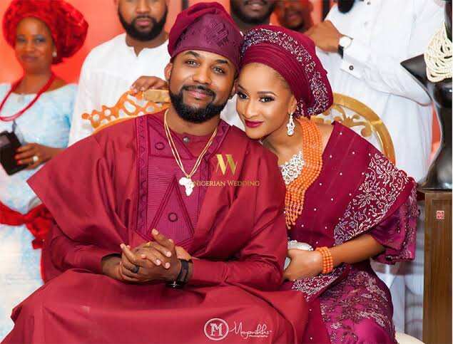 Nigerian wedding couple clearance outfits