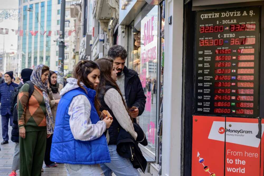 Le Comité de politique monétaire de la Banque centrale turque a décidé de relever le taux d'intérêt de 45 pour cent à 50 pour cent, dans un communiqué indiquant 