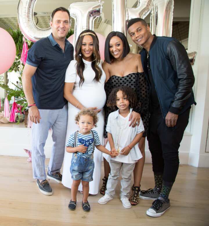 Who are Tia and Tamera’s parents? Meet Timothy and Darlene Mowry - Legit.ng