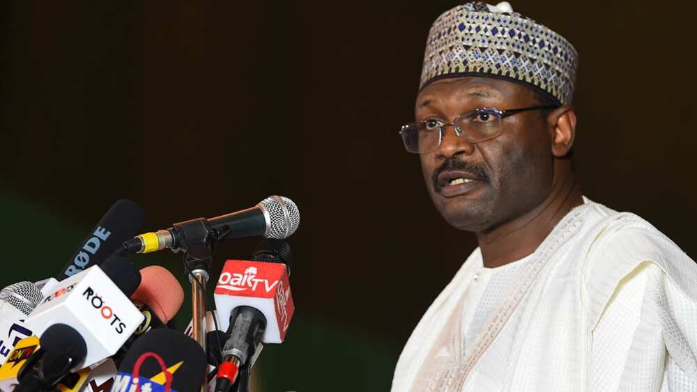 INEC ba za ta dage zabe ba, inji Mahmud Yakubu