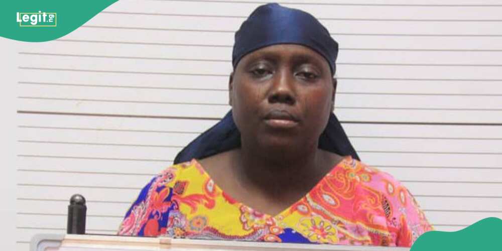 Woman bags six months jail for hawking naira notes in Lagos