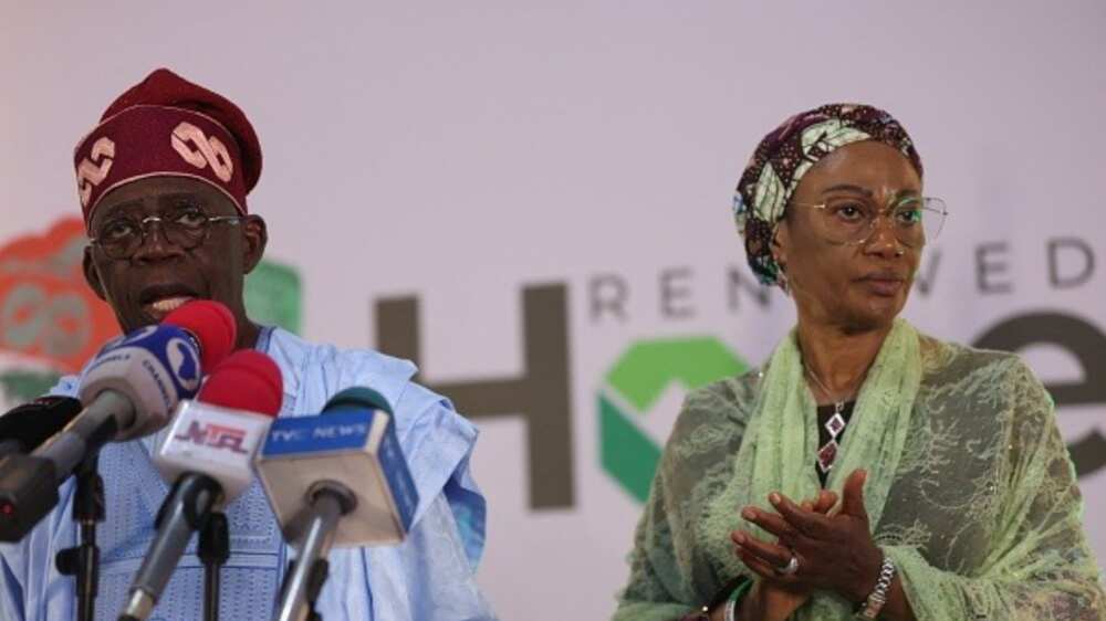 Tinubu and wife/DSS/Interim Government Tinubu and wife/DSS/Interim Government