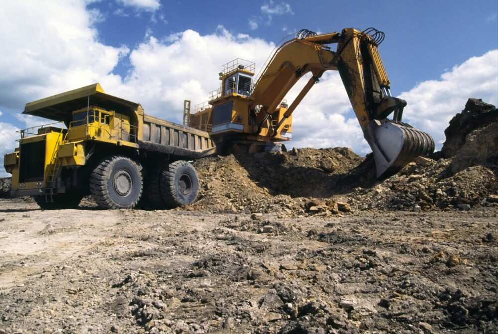 What are the components of the Nigerian mining industry?