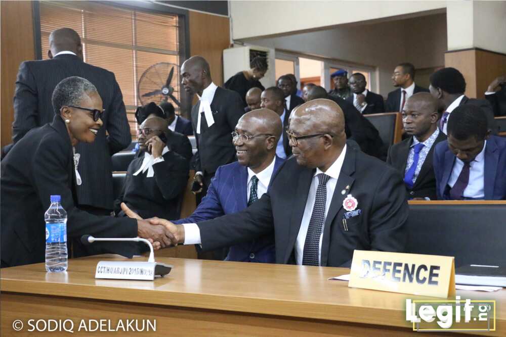 Just in: Hundreds of lawyers, journalists await CJN Onnoghen arrival at CCT (photos)