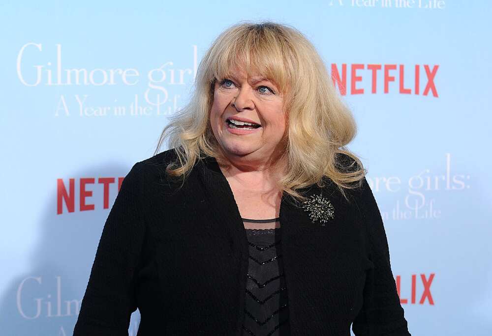 Are Sally Struthers and Jacki Weaver related?